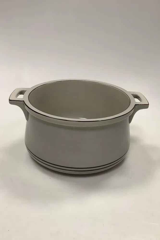 Bing og Grøndahl Stentøj Columbia Låggryde uden låg No 405. Måler 24 cm / 9 29/64 inch