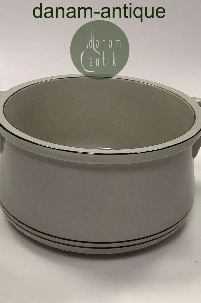 Bing og Grøndahl Stentøj Columbia Låggryde uden låg No 405. Måler 24 cm / 9 29/64 inch
