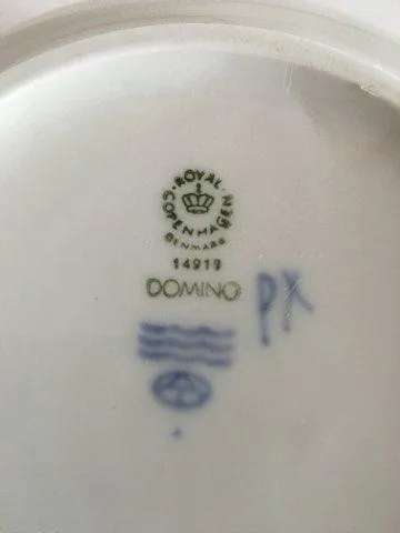 Royal Copenhagen Brun Domino skål No 14919