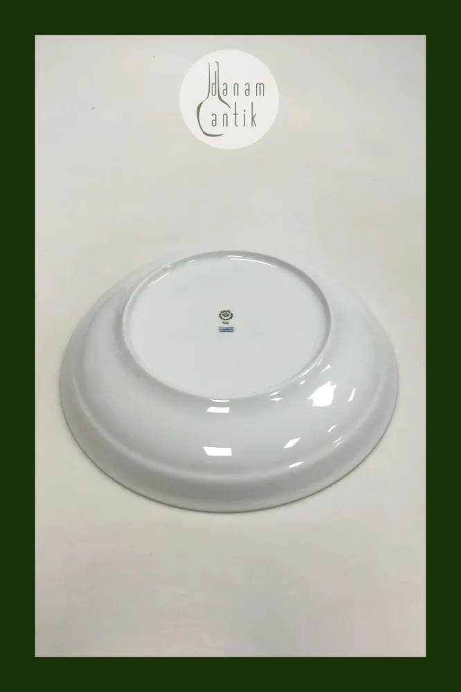 Royal Copenhagen Liselund Flad Skål No 422