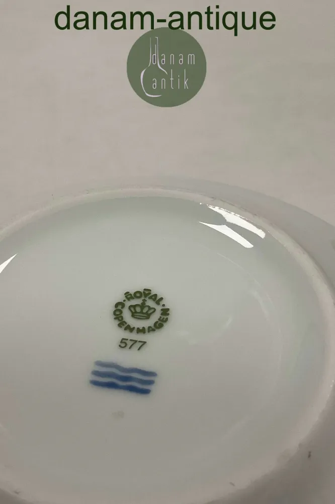 Royal Copenhagen Liselund Skål Mørkeblå No 577