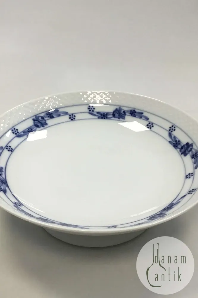 Royal Copenhagen Rosenknop Kageskål på Fod No 8062