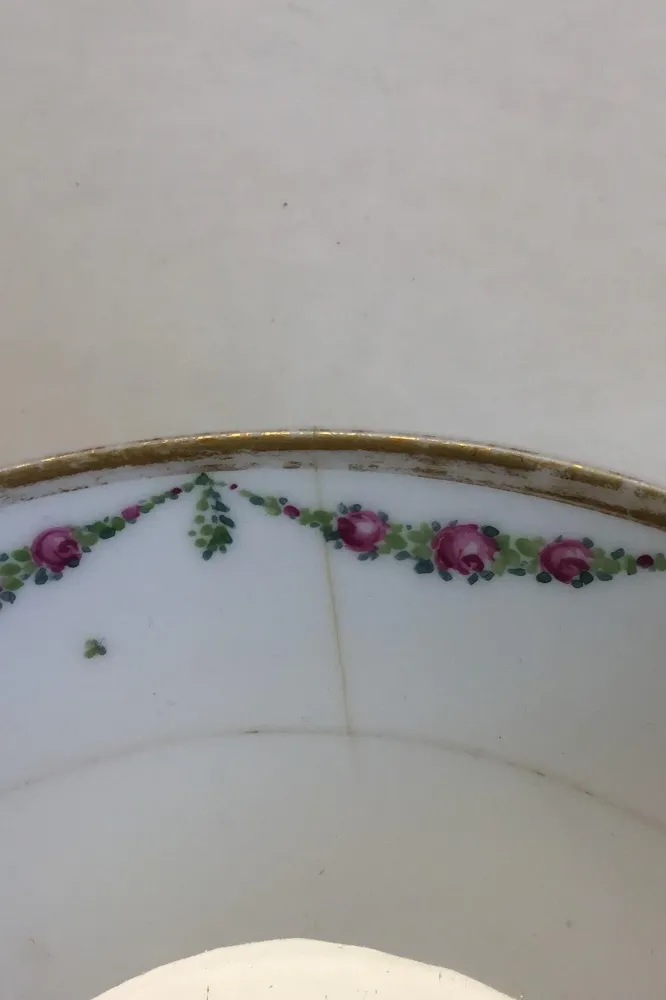 Royal Copenhagen Stel nr. 478 Rosenguirlande med guld Rund Skål No 9024