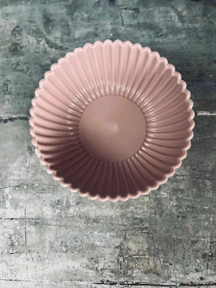 Skål med bølgekant – Rosa