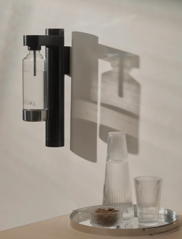 Stelton - Sodavandsmaskine BRUS væghængt Black | BPA Free |