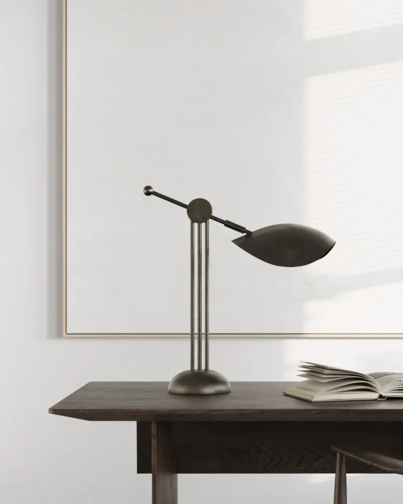 Stingray Table Lamp - Bronze