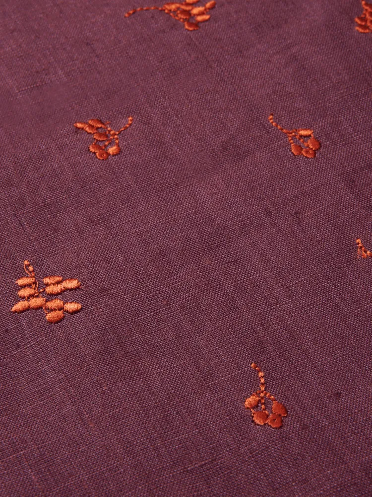Baies Table Runner - Dark Grape/Picante Cherry - 70 x 90 Inches