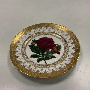 Royal Copenhagen Antik Tallerken med Blomster Motiv og guld. Signeret af Christian Klein fra 1820-1850