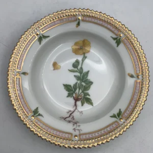 Royal Copenhagen Flora Danica Frugt tallerken No. 20/3590