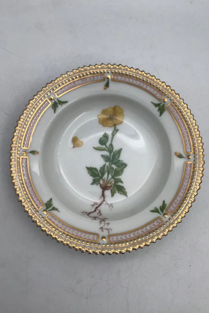 Royal Copenhagen Flora Danica Frugt tallerken No. 20/3590