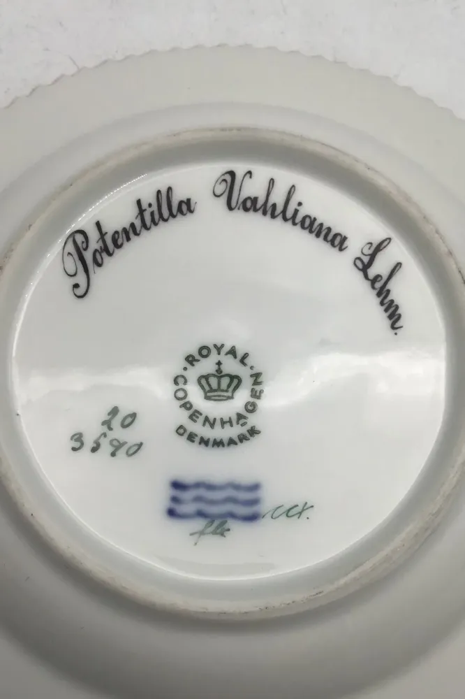 Royal Copenhagen Flora Danica Frugt tallerken No. 20/3590
