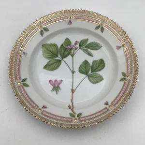 Royal Copenhagen Flora Danica Salat Tallerken No 20/3573