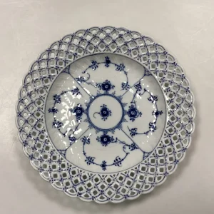 Royal Copenhagen Musselmalet Helblonde med gennembrudt kant Flad Tallerken No. 1/1098