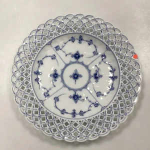 Royal Copenhagen Musselmalet Helblonde med gennembrudt kant Flad Tallerken No. 1/1098