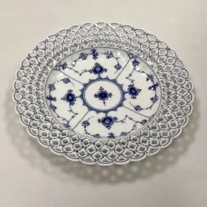 Royal Copenhagen Musselmalet Helblonde med gennembrudt kant Flad Tallerken No. 1/1099