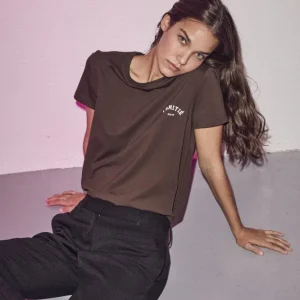 Haute L'Amitié - Travel Curve Logo Tee HL10097 - Mocca Xs