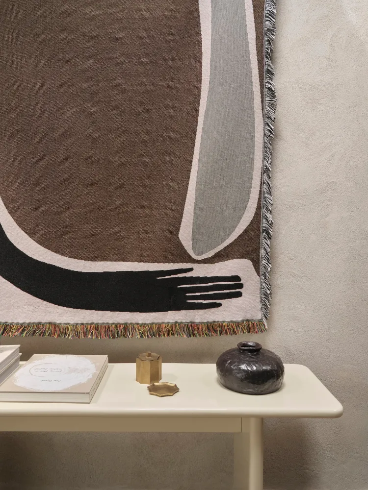 Portable Pose Tapestry Blanket - Coffee