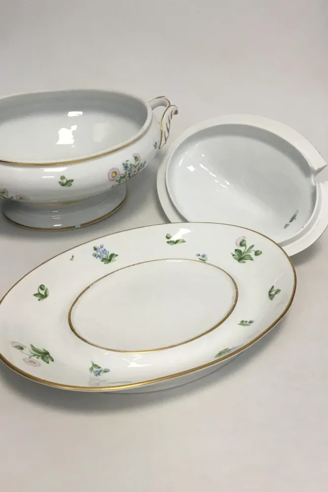 Royal Copenhagen Bellis og Følfod Terrin med låg og underfad No 9056