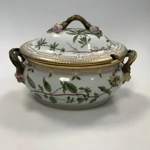 Royal Copenhagen Flora Danica Terrin No 3558