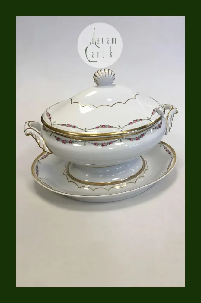 Royal Copenhagen Stel nr. 478 Rosenguirlande med guld Stor terrin No 9056