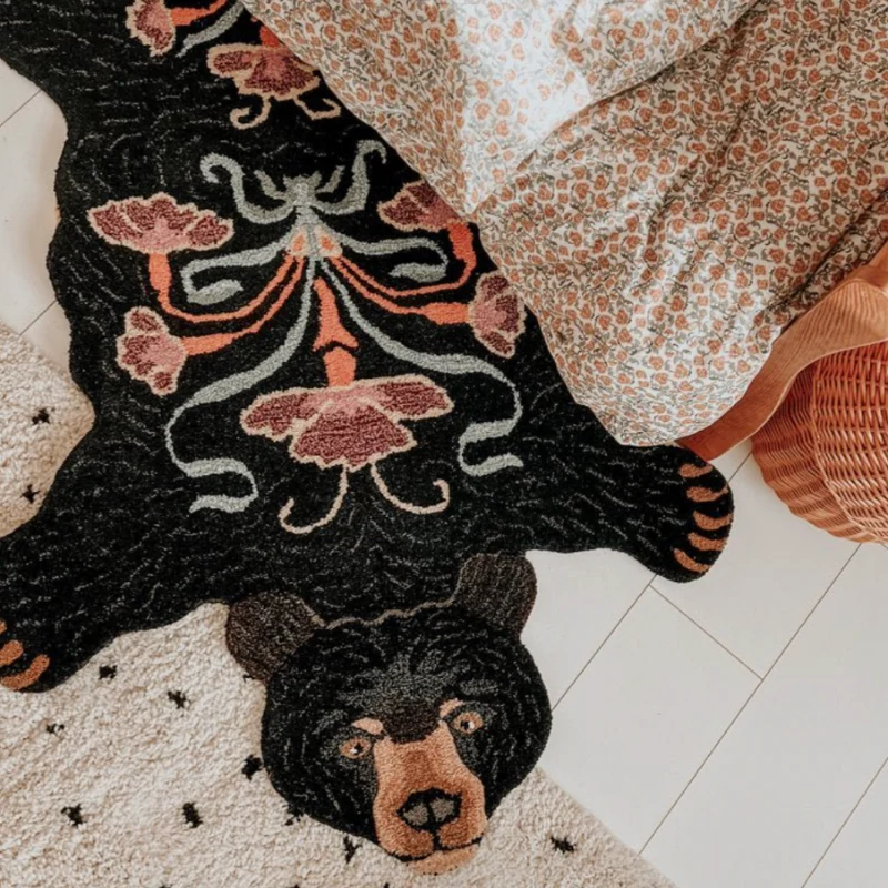 Doing Goods - Blooming Black Bear - Large - Sort Blomster Bjørn