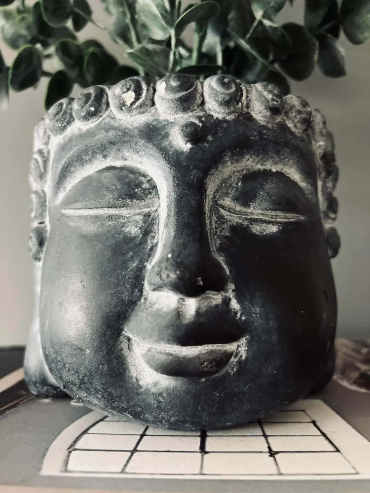 Buddha potte - Grå cement