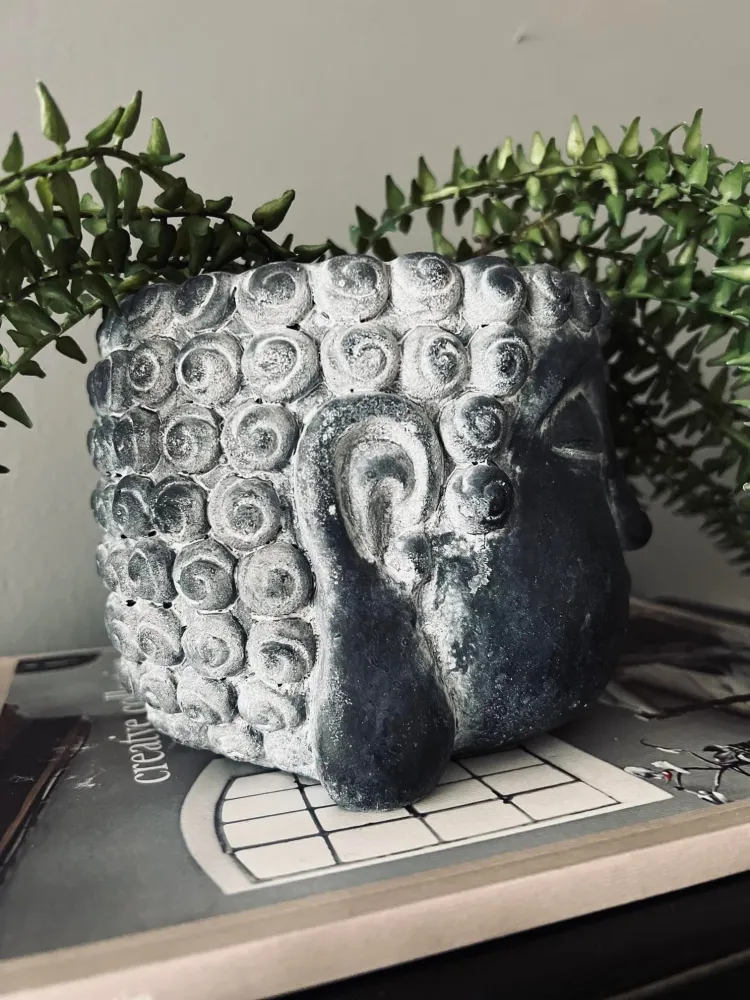 Buddha potte - Grå cement