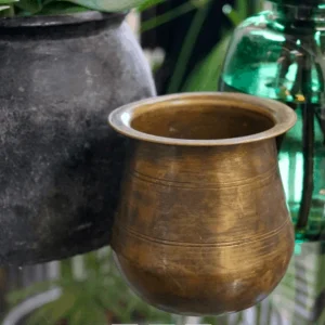 Messing krus til opbevaring - Fin patina