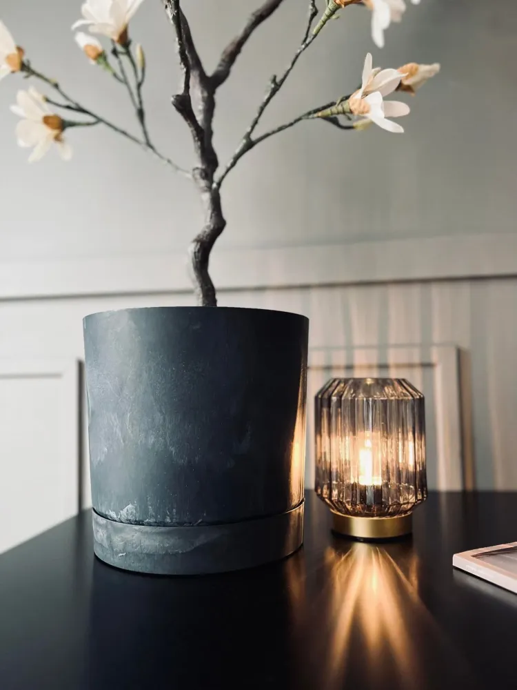 Potte i beton look - Vandingssystem i bunden - Sort