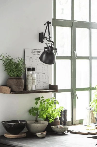 Lampe 2-arm t/montering på væg kan svinges