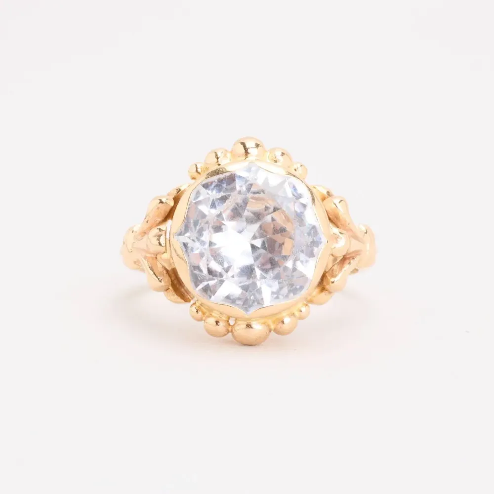 Cocktailring i 14K guld med en kridt sten, Str. 56, 6.92 g