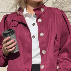 Mimmi compact jakke med hornknapper wine LikeLondon