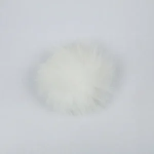 Snow, pompon i kaninhår (100 mm), Villy Jensen