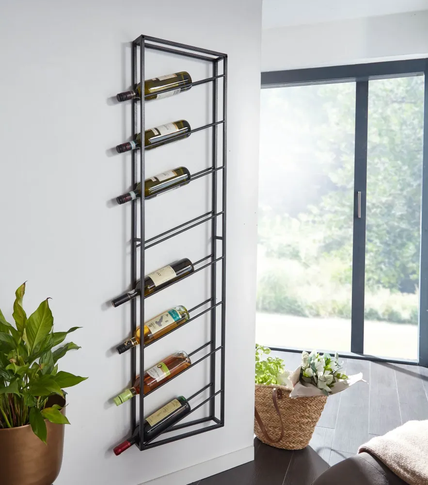 Vægmonteret vinreol i metallic, sort, 36x150x8 cm, stor, til 8 flasker, designer vægreol til køkkenet, hængende flaskereol...