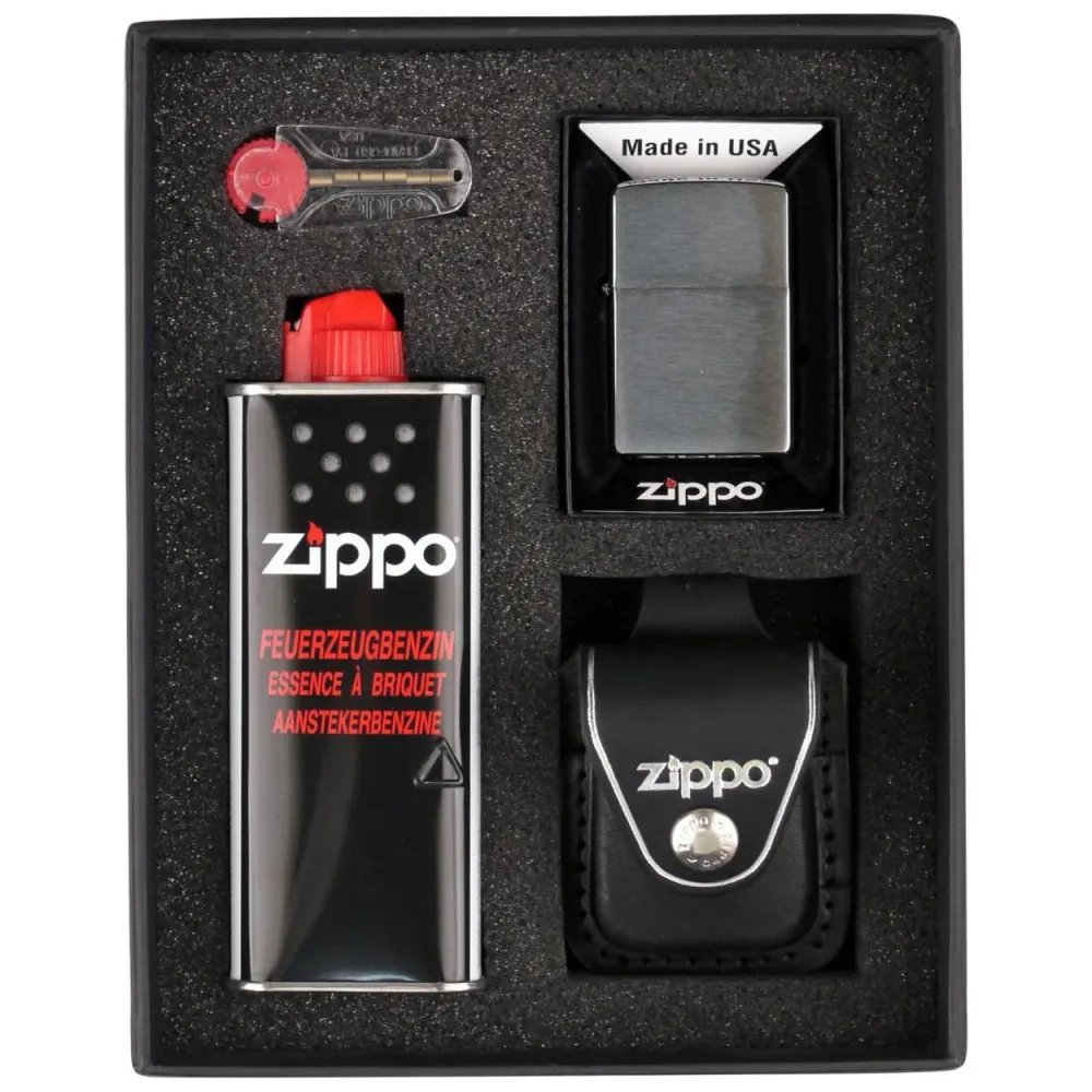 ZIPPO brushed chrome lighter set w. ZIPPO leather pouch black w. clip